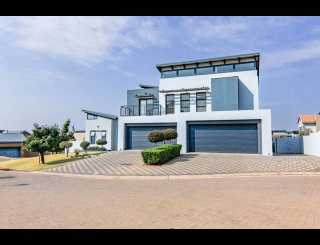 6 BEDROOM PROPERTY TO RENT IN COPPERLEAF ESTATE